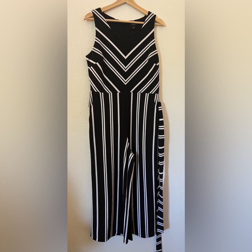 Ann Taylor Factory‎ Black and White Striped Jumpsuit Medium Day to Evening